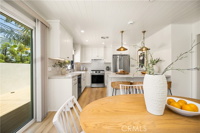 2134 Orange Avenue, Costa Mesa CA: https://media.crmls.org/medias/683aed45-dfa2-41af-bea9-d894cf267518.jpg