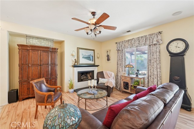 Detail Gallery Image 13 of 39 For 25644 Mountain Glen Cir, Menifee,  CA 92585 - 4 Beds | 2 Baths