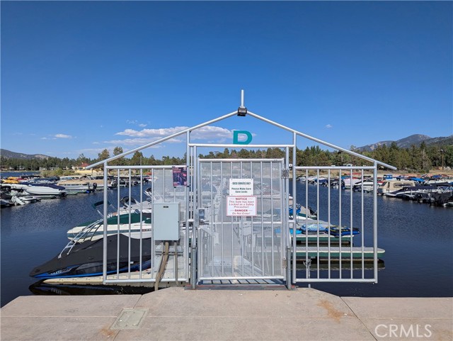 400 D-14 Pine Knot Avenue, Big Bear Lake CA: https://media.crmls.org/medias/683b3005-bc92-46c2-af72-57f111c6c1cf.jpg