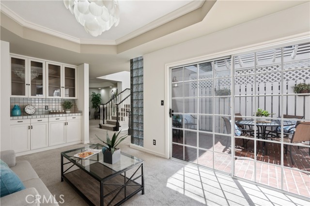 2006 Aviation Way, Redondo Beach CA: https://media.crmls.org/medias/683beb1a-cbfd-40cd-b832-05e3afb71148.jpg