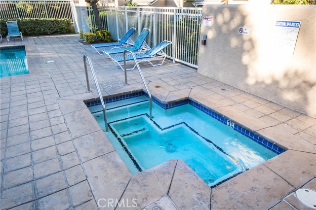 Detail Gallery Image 25 of 28 For 24009 Arroyo Park Dr #54,  Valencia,  CA 91355 - 2 Beds | 2/1 Baths