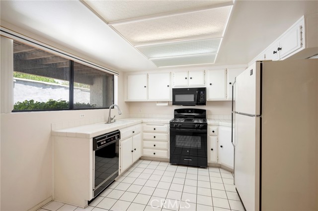 Detail Gallery Image 9 of 26 For 714 N Howard St #C,  Glendale,  CA 91206 - 2 Beds | 2/1 Baths