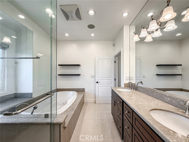 Detail Gallery Image 42 of 58 For 5960 Balcom, Encino,  CA 91316 - 4 Beds | 4 Baths