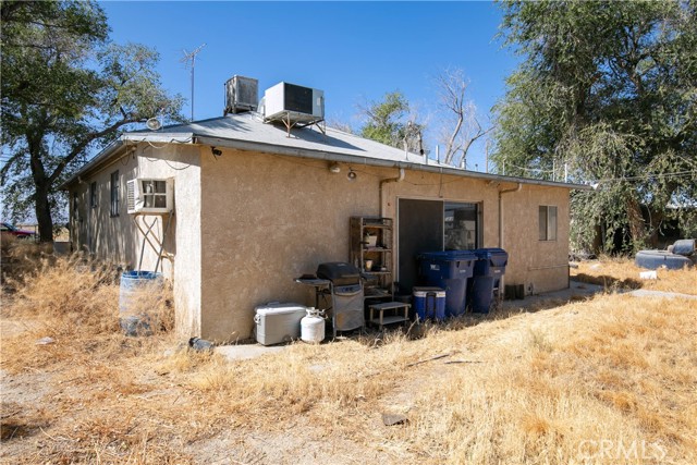 Detail Gallery Image 3 of 28 For 9037 E Avenue, Lancaster,  CA 93535 - 4 Beds | 3 Baths