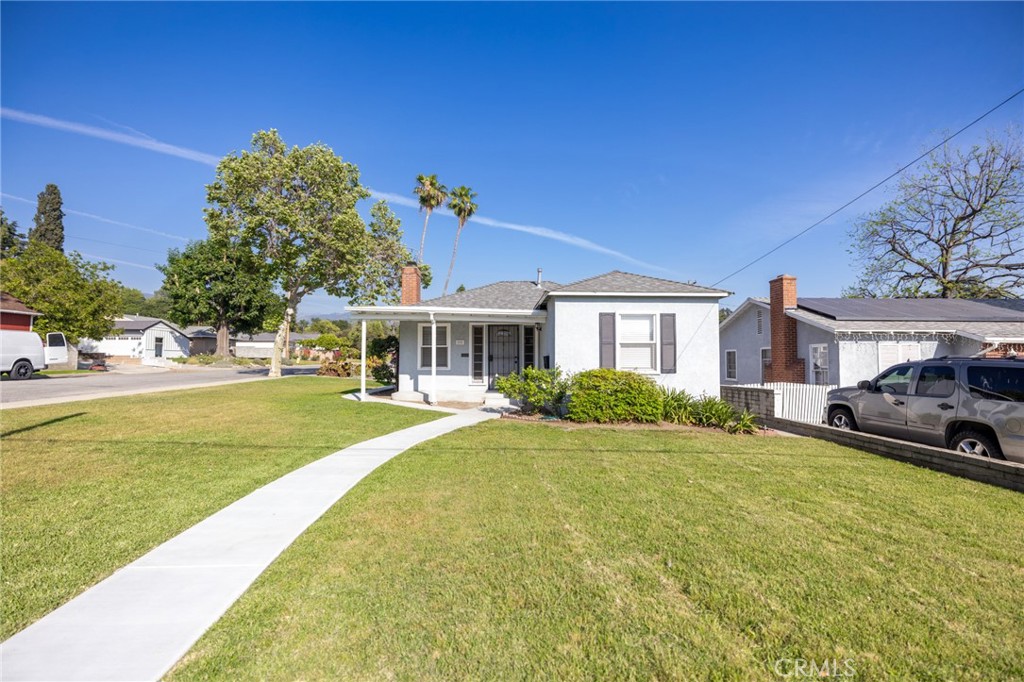 558 N Vermont Avenue