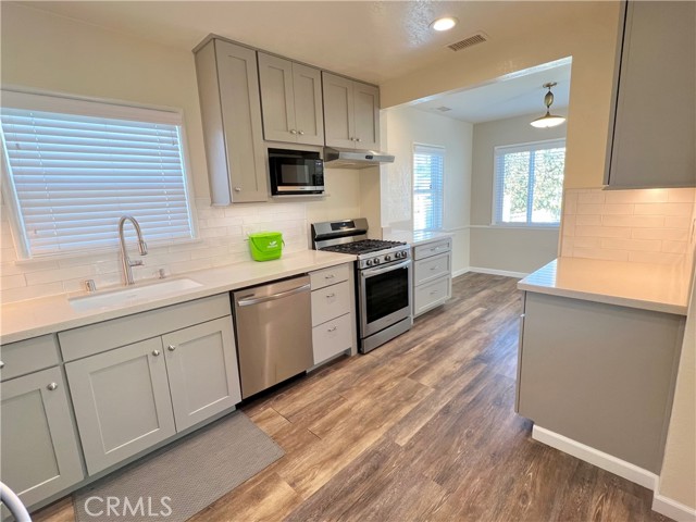 Detail Gallery Image 9 of 19 For 5314 W 126th St, Hawthorne,  CA 90250 - 3 Beds | 2 Baths