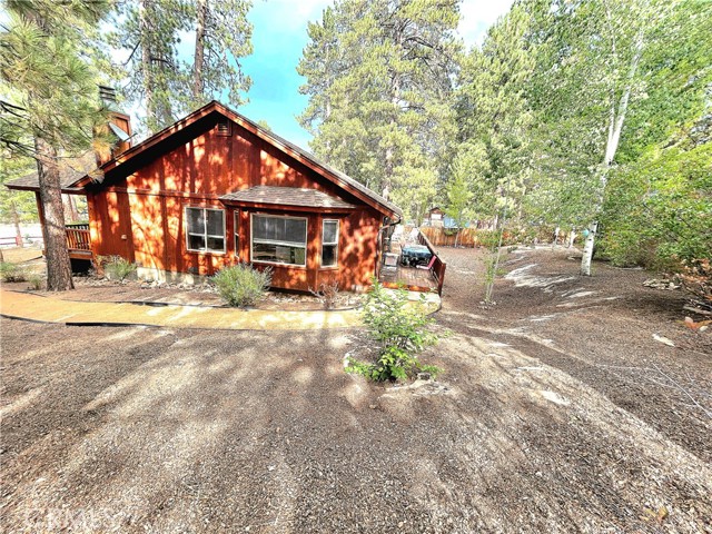 Detail Gallery Image 8 of 8 For 41613 Hummingbird Lane, Big Bear Lake,  CA 92315 - 3 Beds | 2 Baths