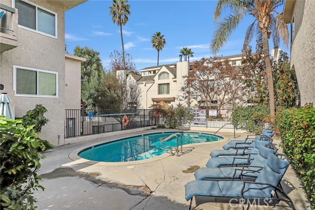 Detail Gallery Image 12 of 16 For 5055 Coldwater Canyon Ave #110,  Sherman Oaks,  CA 91423 - 2 Beds | 2 Baths