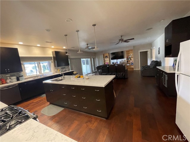 Detail Gallery Image 15 of 66 For 17183 Sunburst, –,  CA 91325 - 4 Beds | 4/1 Baths