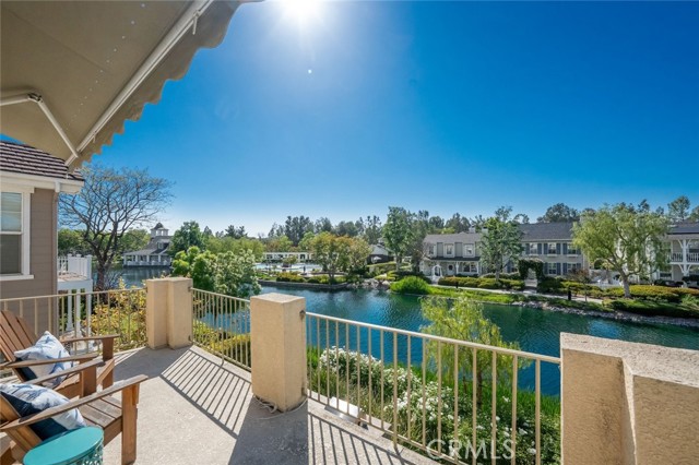 27052 Island Road, Valencia CA: https://media.crmls.org/medias/683fa83e-ebb9-40a7-9ffd-26f4dacbd869.jpg