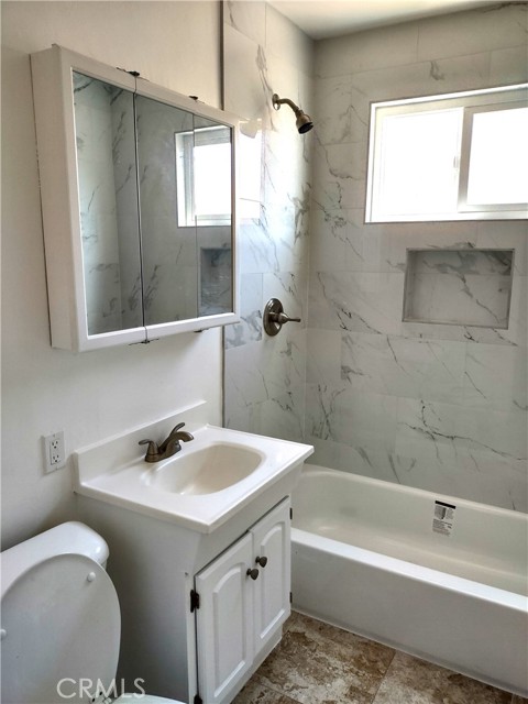 Detail Gallery Image 5 of 9 For 10832 Westminster, Los Angeles,  CA 90034 - 2 Beds | 1 Baths