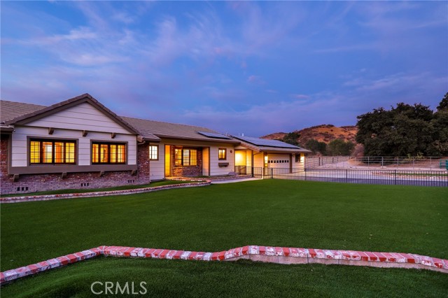 Detail Gallery Image 2 of 60 For 21565 Cleardale St, Newhall,  CA 91321 - 3 Beds | 2/1 Baths