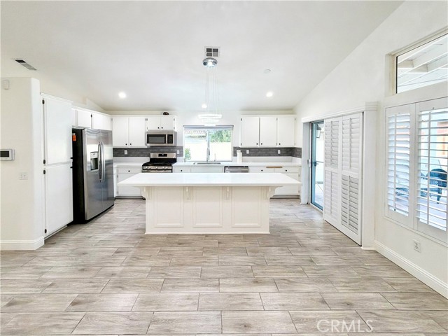 Detail Gallery Image 9 of 26 For 37116 Alder, Palmdale,  CA 93552 - 3 Beds | 2 Baths