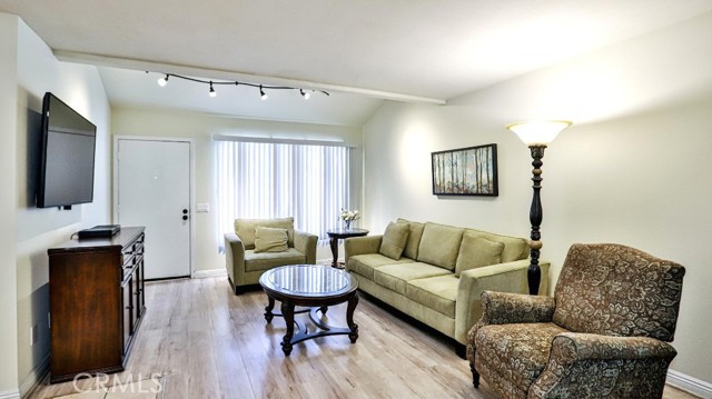 Detail Gallery Image 13 of 58 For 3538 Bottlebrush, West Covina,  CA 91792 - 2 Beds | 1/1 Baths