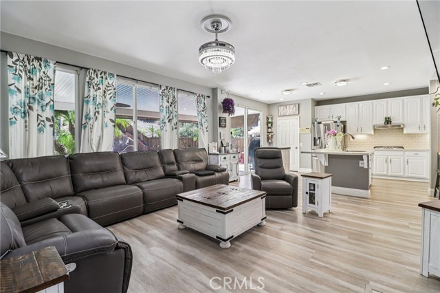 31461 Congressional Drive, Temecula CA: https://media.crmls.org/medias/6843d0b6-bb93-43db-9d98-93b3b067a377.jpg