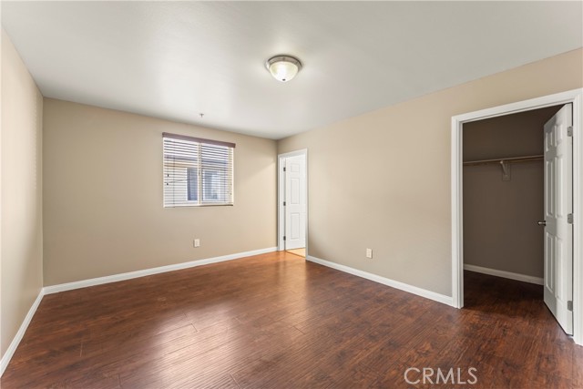 6102 S San Pedro Street, Los Angeles CA: https://media.crmls.org/medias/6843e6b7-5721-49e5-b049-cdef658ab90e.jpg
