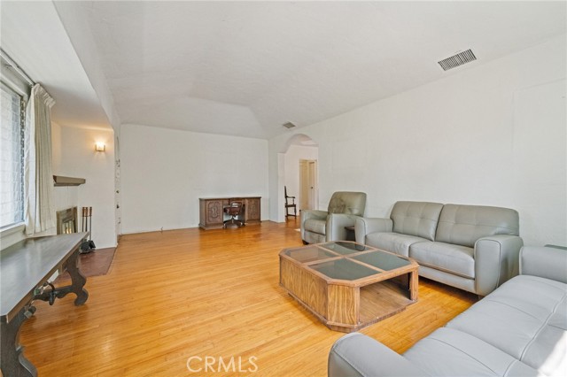 Detail Gallery Image 4 of 23 For 11039 Blix St, North Hollywood,  CA 91602 - 2 Beds | 1 Baths