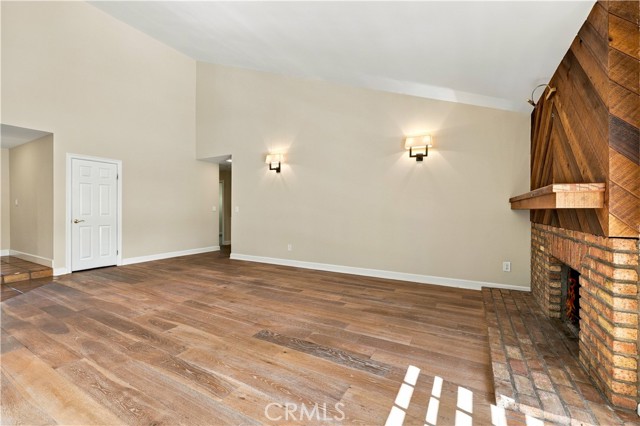 15444 Marilla Street photo 6
