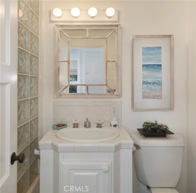 2856 Rounsevel Terrace, Laguna Beach CA: https://media.crmls.org/medias/6844060a-1a70-4e1c-9715-543088f2bb65.jpg