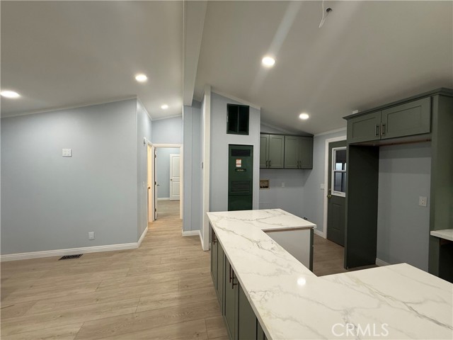 Detail Gallery Image 32 of 35 For 716 N Grand #D-3,  Covina,  CA 91724 - 2 Beds | 1 Baths