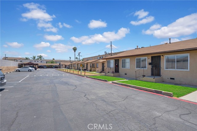 16102 Cornuta Avenue, Bellflower CA: https://media.crmls.org/medias/68444bc1-cb65-4011-a3be-145c288684d1.jpg