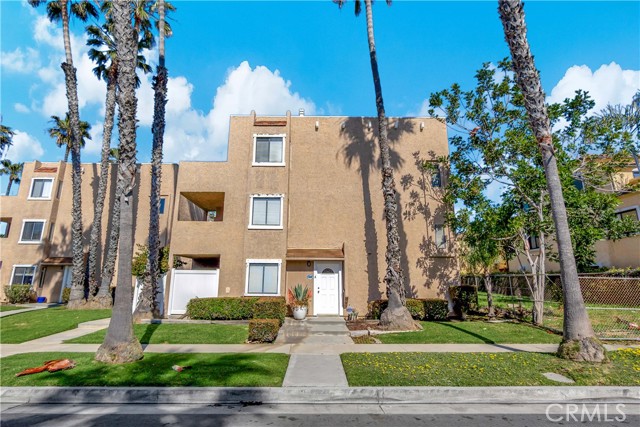 205 19Th St, Huntington Beach, CA 92648