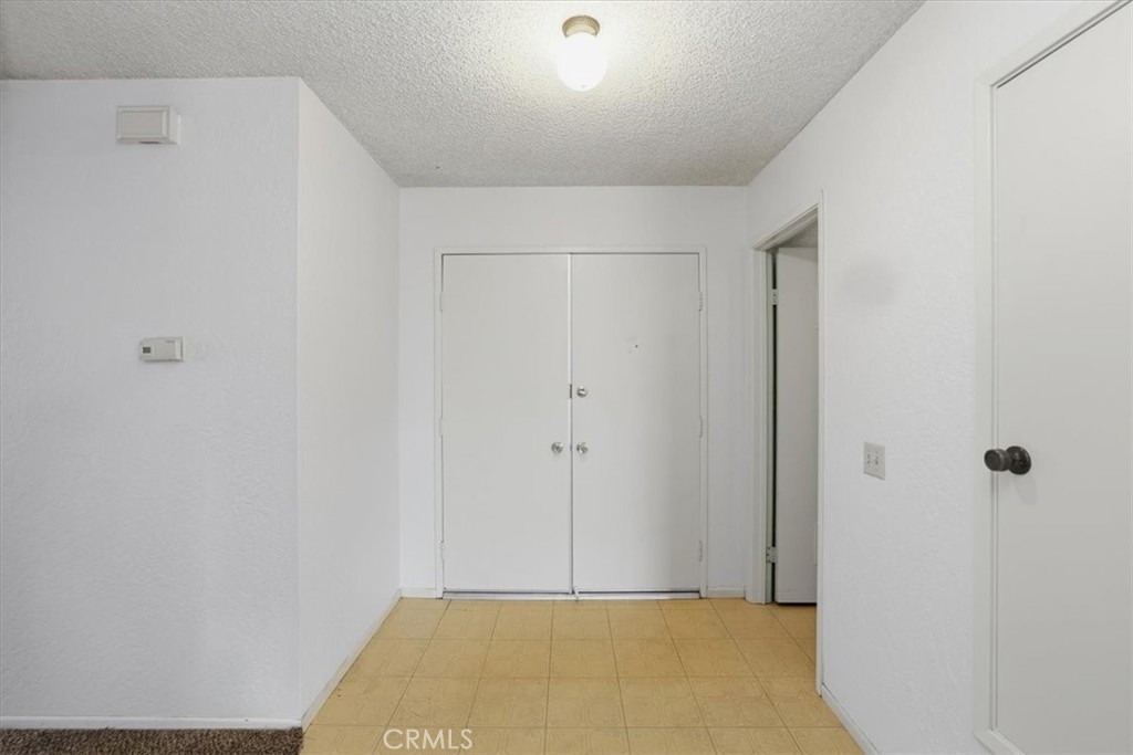 https://media.crmls.org/medias/68447a4f-2547-44a2-baf1-af6d92f69ebb.jpg?preset=X-Large