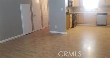 https://media.crmls.org/medias/6844da6b-2ff3-4430-a492-b26cd47be099.jpg?preset=X-Large