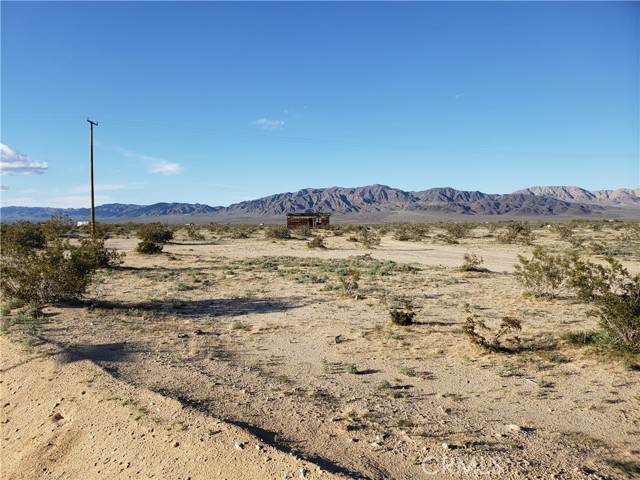 4461 Meriwether Road, 29 Palms CA: https://media.crmls.org/medias/68456a98-a573-4551-81e7-99495a7d2f1a.jpg