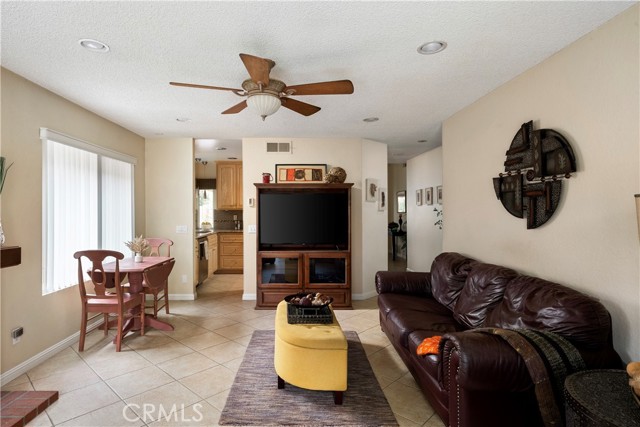 Detail Gallery Image 11 of 24 For 6051 Tahoe Place, Camarillo,  CA 93012 - 4 Beds | 2 Baths