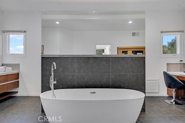 Detail Gallery Image 44 of 74 For 9253 Rocky Mesa Pl, West Hills,  CA 91304 - 5 Beds | 4/1 Baths