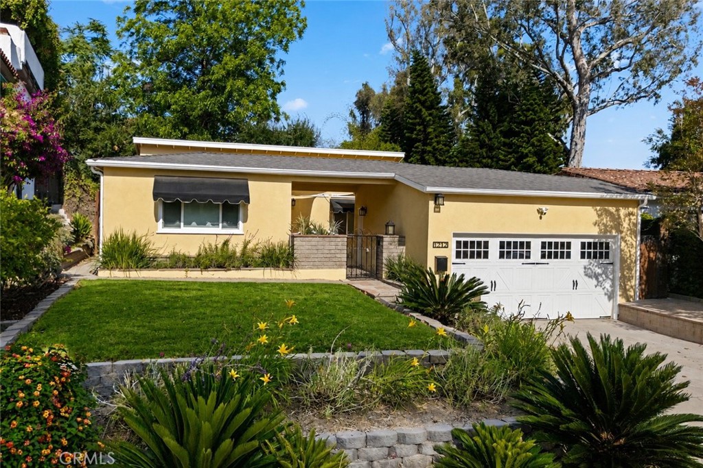 1212 N Lemon