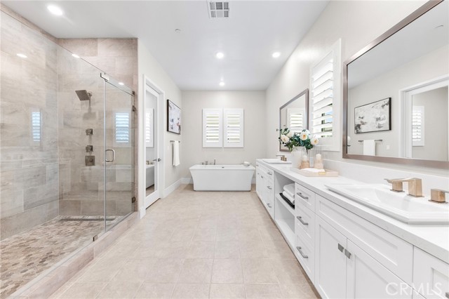 110 Pixel, Irvine CA: https://media.crmls.org/medias/68468fbf-aeb5-410c-81f0-436d2aa77df2.jpg