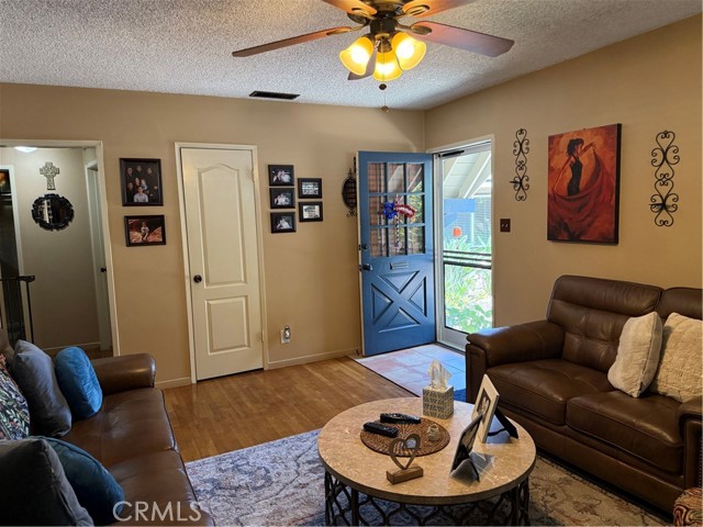 4535 Ramsdell Avenue, La Crescenta CA: https://media.crmls.org/medias/6846e359-d147-4000-bf94-cd0bd09ed488.jpg