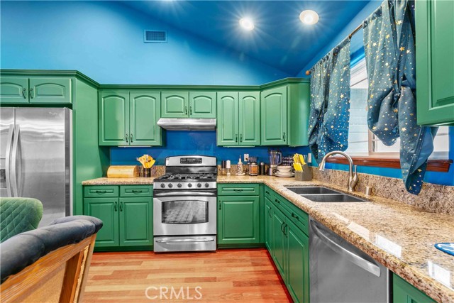 1253 Golden Rule, Lake Arrowhead CA: https://media.crmls.org/medias/6847385a-b1e3-4f07-b015-0814cb5c1165.jpg