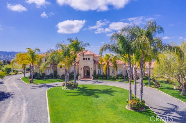 Detail Gallery Image 4 of 75 For 38750 Celita, Temecula,  CA 92592 - 4 Beds | 5/1 Baths