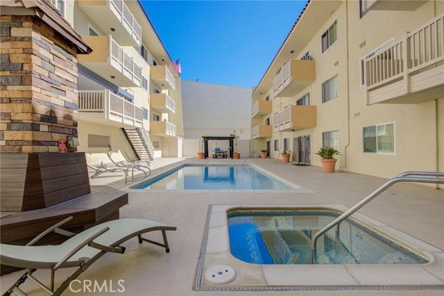 1707 Pacific Coast Highway, Hermosa Beach, California 90254, 2 Bedrooms Bedrooms, ,2 BathroomsBathrooms,Residential,For Sale,Pacific Coast Highway,SB24075090