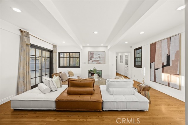 131 Woodruff Place, Arcadia CA: https://media.crmls.org/medias/6848a09a-8392-4ee3-94e0-73000b4a7ad4.jpg