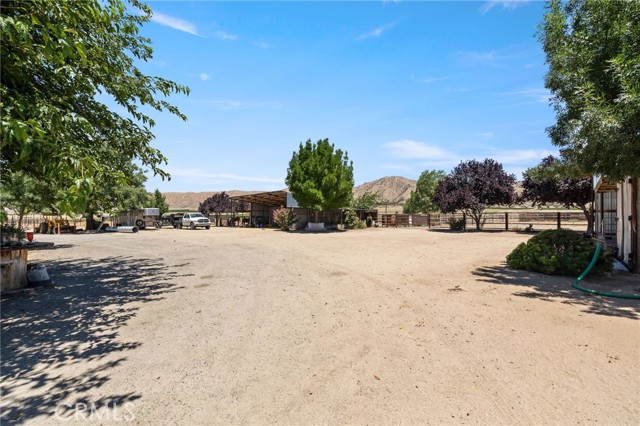 4333 Highway 33, New Cuyama CA: https://media.crmls.org/medias/6848ad53-644b-4963-ba7a-76f89ba53a9a.jpg
