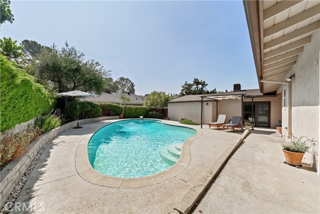 636 S Camino Cerrado, South Pasadena CA: https://media.crmls.org/medias/684926d9-ef38-4bef-91a4-45d23a4ba4ea.jpg