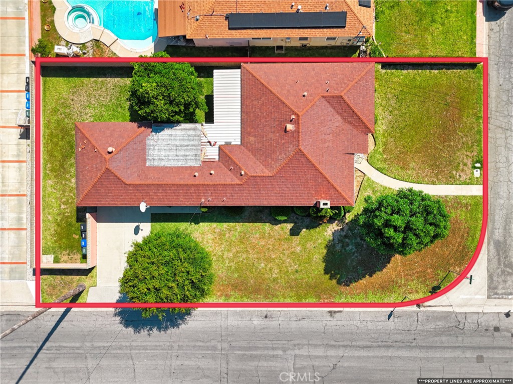 https://media.crmls.org/medias/68493ef1-55dd-4266-9a47-0e2ef0d12e94.jpg?preset=X-Large