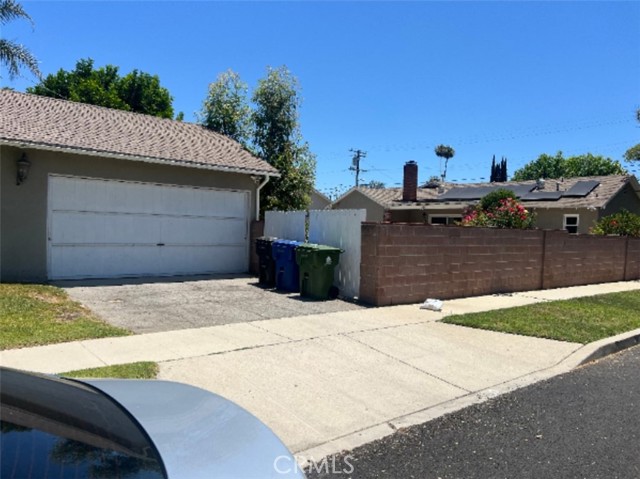 20431 Stagg Street, Winnetka CA: https://media.crmls.org/medias/68496131-af72-44ef-a0f8-c42a0066140a.jpg