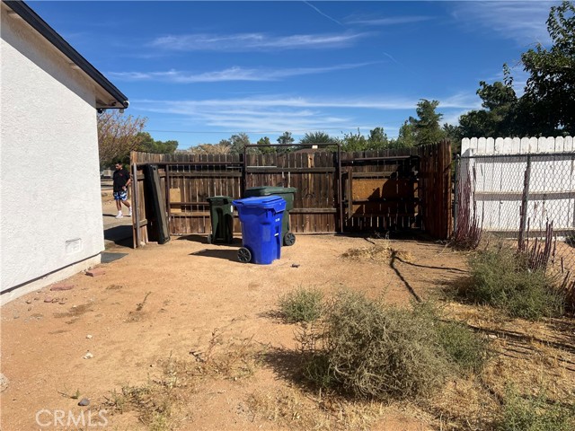 Detail Gallery Image 21 of 21 For 10852 Navajo Rd, Apple Valley,  CA 92308 - 3 Beds | 2 Baths