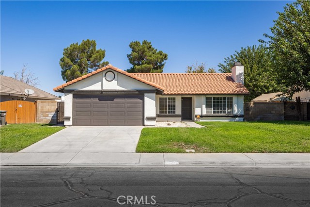 2841 La Vida Dr, Lancaster, CA 93535