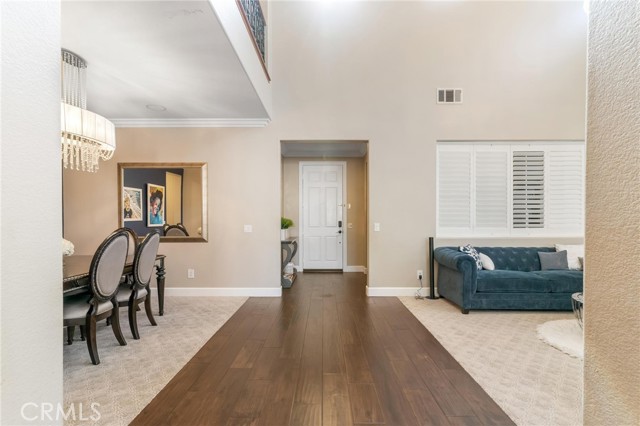 7681 Stonegate Drive, Eastvale CA: https://media.crmls.org/medias/684c41ee-d825-4d7b-bd16-f04d67596e23.jpg