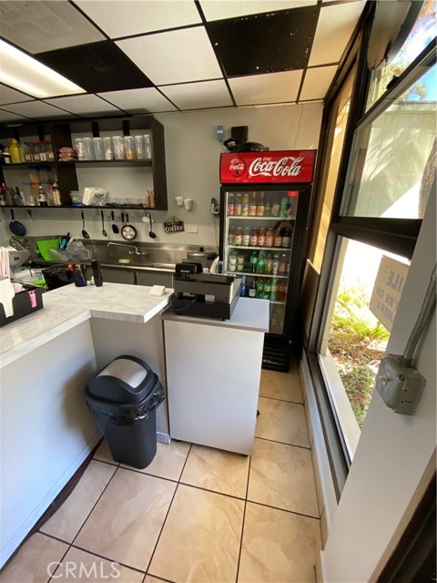 20301 Ventura Boulevard, Woodland Hills CA: https://media.crmls.org/medias/684c5442-9232-4cb8-9e7d-fc056dce4e61.jpg