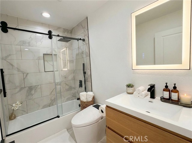 Detail Gallery Image 11 of 17 For 26 Seton, Irvine,  CA 92612 - 3 Beds | 2 Baths