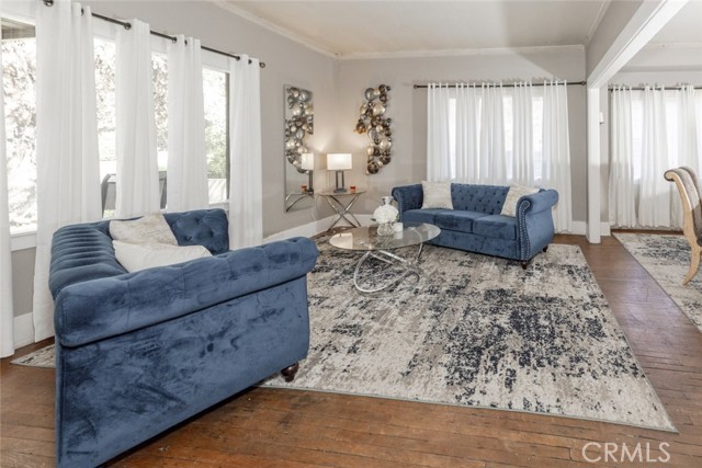 1010 N Madison Avenue, Pasadena CA: https://media.crmls.org/medias/684d87ec-cb4b-4940-ab2c-090f5f309dad.jpg
