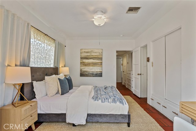 Detail Gallery Image 15 of 29 For 302 N Lima St, Burbank,  CA 91505 - 2 Beds | 2 Baths