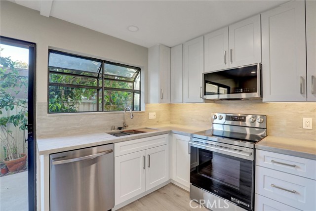 Detail Gallery Image 9 of 27 For 93 Streamwood, Irvine,  CA 92620 - 2 Beds | 1 Baths